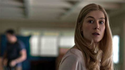 extraer preparar Extremadamente importante rosamund pike fear the ...