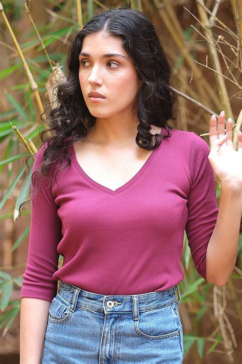 Women's Top | The Rib V Neck Tops for Women Berry Pink