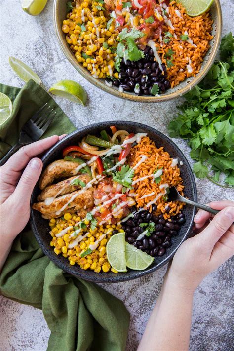 Healthy Chicken Fajita Rice Bowls | YellowBlissRoad.com