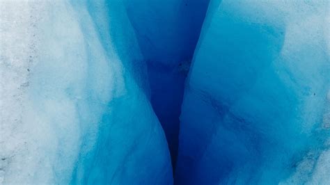 Download wallpaper 2560x1440 glacier, hole, ice tunnel, ice widescreen ...