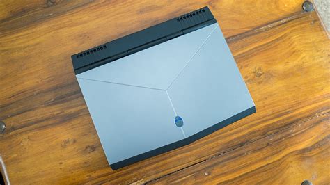 Alienware R3 13-Inch 的图像结果