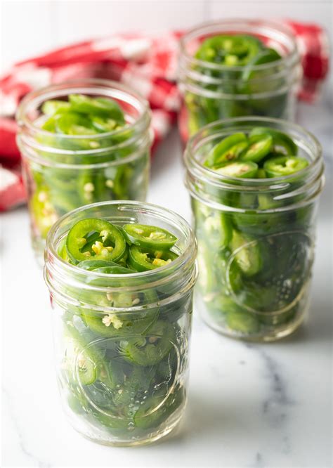 Quick Pickled Jalapeno Recipe (Spicy Pickled Peppers) + VIDEO
