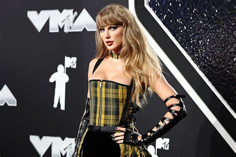 Taylor Swift "thống trị" MTV VMAs 2024, lên đồ "chặt chém" vẫn lu mờ ...