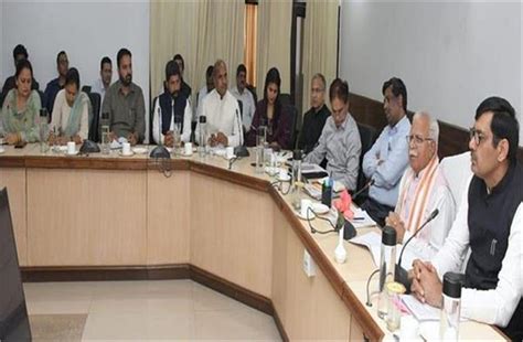 जिला परिषदें ईमानदारी और पारदर्शिता के साथ कार्य करें : मनोहर लाल ...