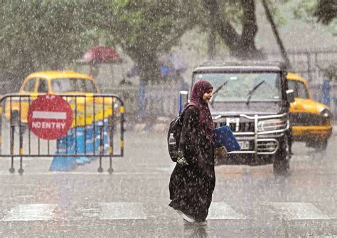 MeT predicts heavy rainfall in South Bengal over the weekend