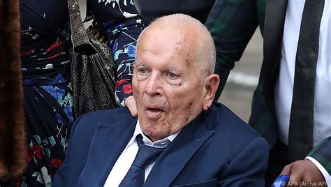 Britischer Schauspieler Ian Holm gestorben - UnserTirol24