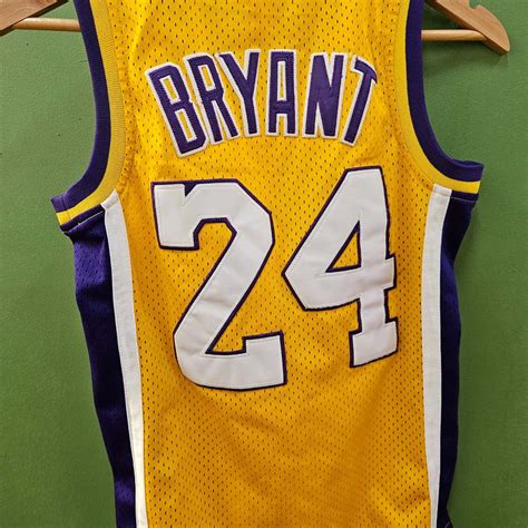NBA Authentics, Kobe Bryant, Lakers Jersey Kids size 36(s)