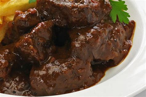 Kako da umak ili gulaš dobije tamnu boju – Recepti