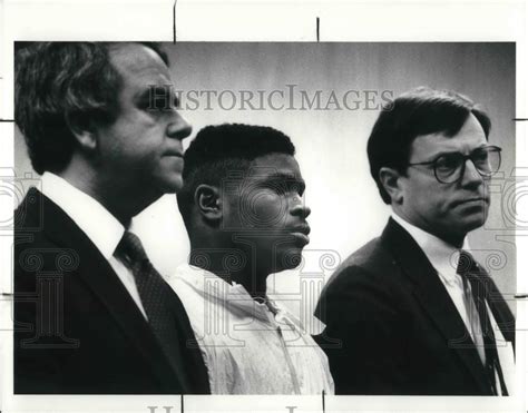 1990 Press Photo Antonio Banks In Shaker Heights Municipal Court With ...