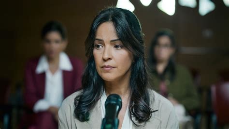 Angela, recensione della miniserie tv Netflix: un 'binge watching ...