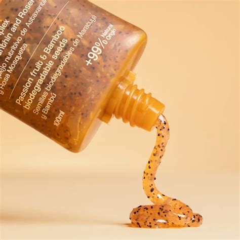 Freshly Golden Radiance Nourishing Body Scrub - SweetCare India