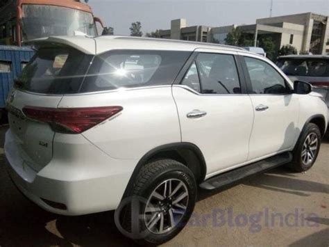New 2016 Toyota Fortuner Prices Start at INR 25.92 lakhs! » Car Blog India