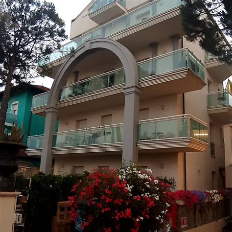 HOTEL LADY MARY (Milano Marittima) - Hotel Reviews, Photos, Rate ...