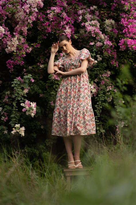 COTTAGE CORE SCHIFFLI DRESS – Sotbella