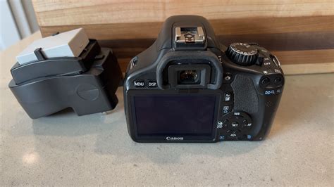 Canon T2i 18 MP DSLR with 2 Batteries And Charger for Sale in ...