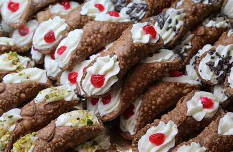 Italian Cannoli: Dessert Filled with Historical Traditions