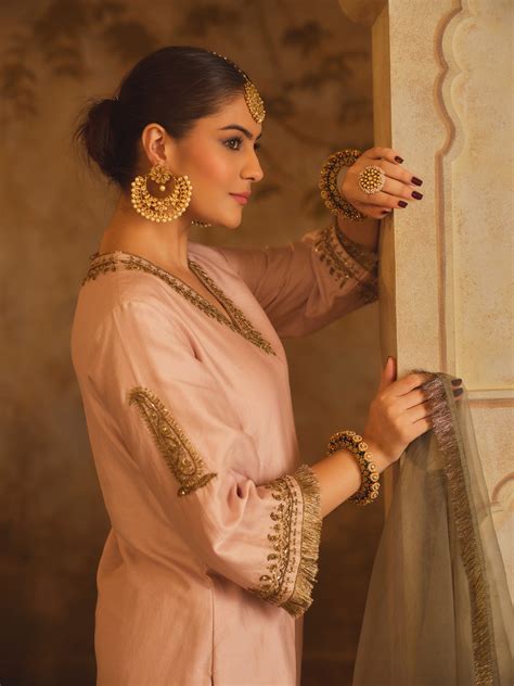 TAJRA PINK V-NECK A-LINE KURTA SET – AFRIYA
