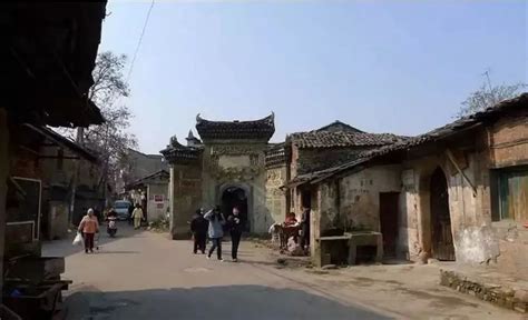 上饶城区一个地方叫水南街 有几千年的历史现有人口4.36万余人生活在这里_信江