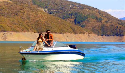 Speed Boat in Tehri Lake near Rishikesh - Book Now @ Rs.499 (17% off)
