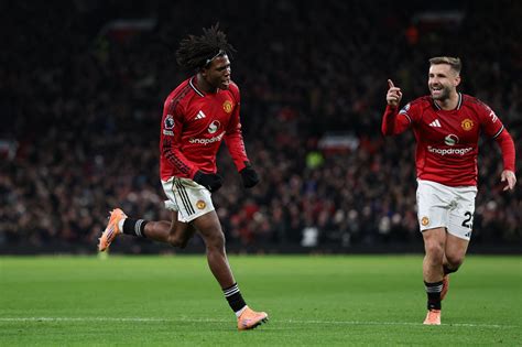 Manchester United vs Newcastle live: Premier League result as hosts survive onslaught to claim ... - vs newcastle united
