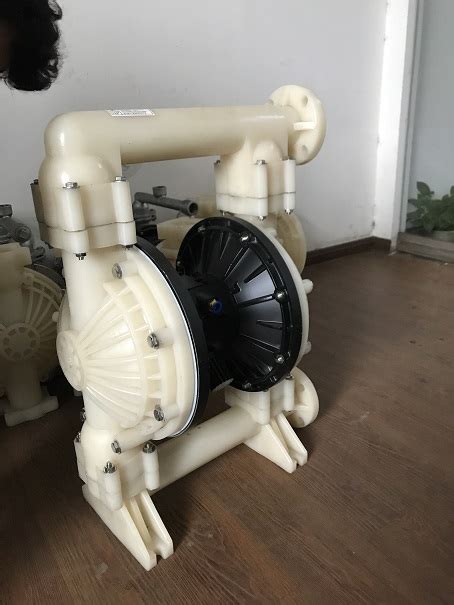 QBK全氟塑料耐强酸强碱气动隔膜泵_浙江扬子江泵业有限公司