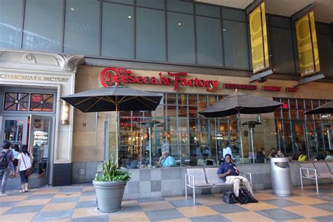 รีวิว The Cheesecake Factory Sherman Oaks Galleria - มาทุกทีก็ไม่พลาด 😋 ...