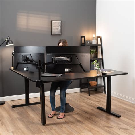 Corner Computer Table 的图像结果