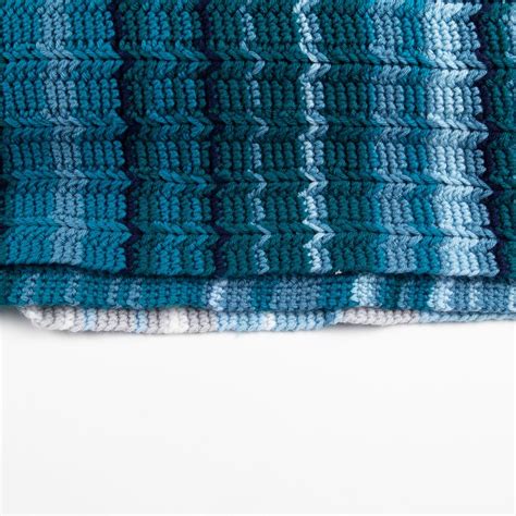 Temperature Blanket Crochet Pattern - WoolnHook by Leonie Morgan