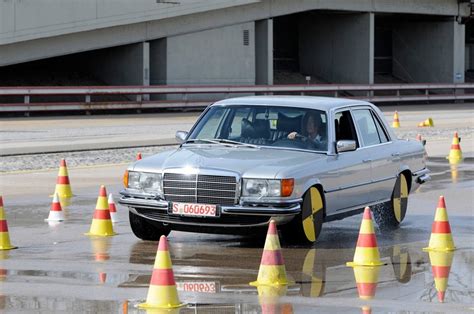 Si i testonte Mercedes-Benz makinat vite më parë [Video] – Indeksonline.net
