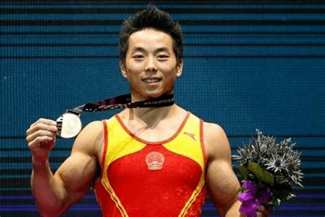 徐州籍运动员尤浩获得十三运男子体操团体亚军、李海峰获得男子花剑团体亚军