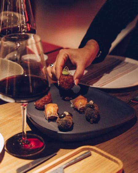 Descubre 'Bombastic', el nuevo restaurante de Asensio, Llorente e Ibai ...