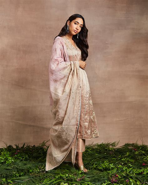 Luxury Indian Dresses- Traditional Indian Designer Wear & Bridal Wear ...