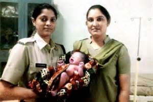Mumbai: 21-year-old delivers baby in running train