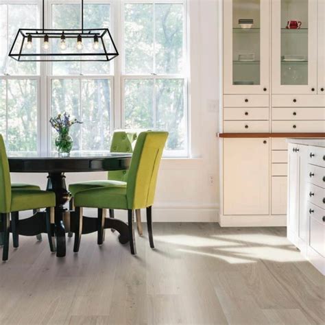 Any guesses on what the most popular flooring in new homes is? 🧐 ...