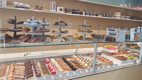 Marseille : déjà 20 ans pour la pâtisserie Sylvain Depuichaffray ! - Les Nouvelles Publications