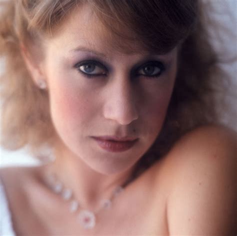 Helen Mirren - Beautiful portrait shot. | Helen mirren, Dame helen, Helen mirren age