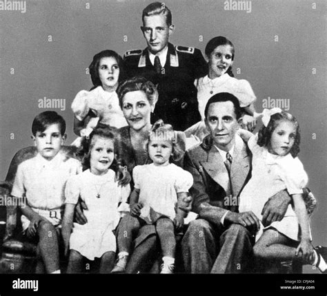 Helga goebbels -Fotos und -Bildmaterial in hoher Auflösung – Alamy