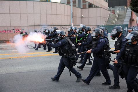 Avelo Airlines pivots to deportation flights in Arizona