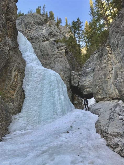 Grassi Lake & Grotto Canyon Icewalk Day tour - Klook India