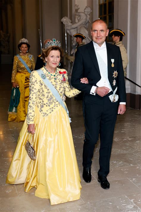 Queen Sonja Attends Golden Jubilee Banquet — Royal Portraits Gallery