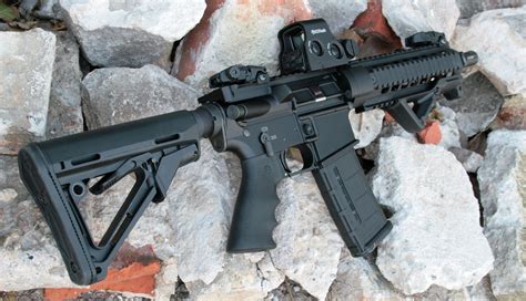 Download Man Made Colt AR-15 4k Ultra HD Wallpaper