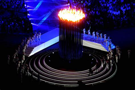 伦敦奥运开幕式全息科技创意解读：观众是表演者 - 投石科技-多媒体展厅专家