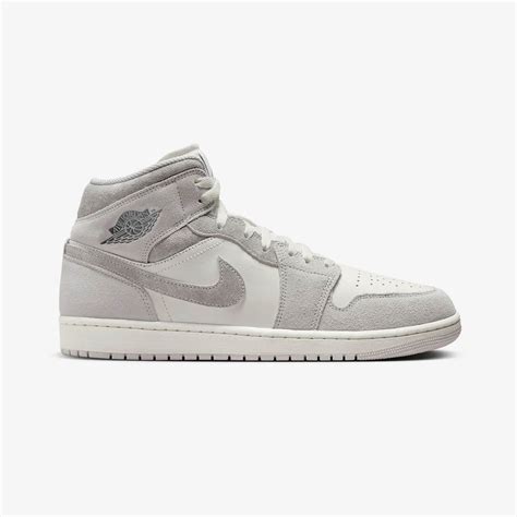 JORDAN | AIR JORDAN 1 MID SE { NEUTRAL GREY/SMOKE GREY-SAIL – Superkicks
