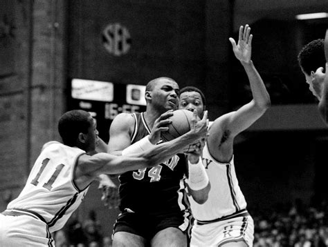 Top 10 Auburn Men’s Basketball Players of All Time Include Charles ...