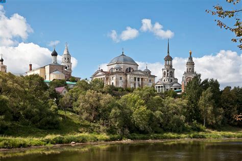 Первые монастыри на Руси и их роль в древнерусской истории и их роль в ...