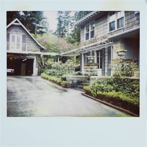 New Kurt Cobain death scene photos