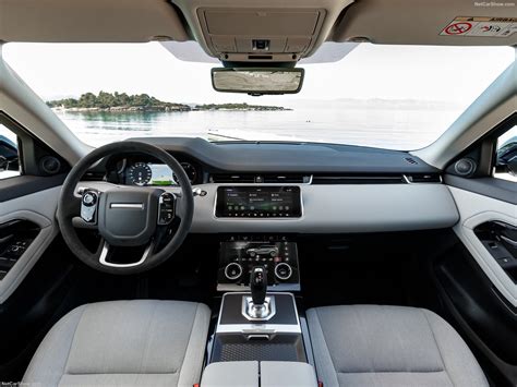 Land Rover Range Rover Evoque (2020) - picture 112 of 201