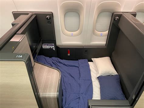 ANA "The Room" Business Class: Simply Spectacular - Live and Let's Fly