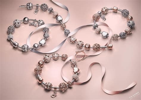 『珠宝』Dior 推出 RoseDior 高级珠宝系列：致敬经典玫瑰 | iDaily Jewelry · 每日珠宝杂志