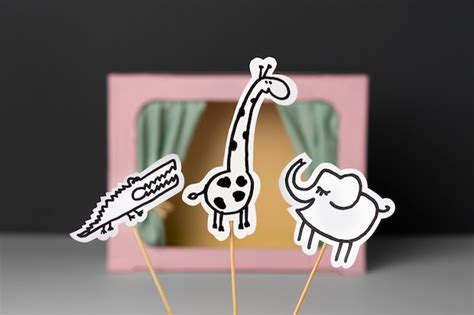 Paper Puppet Show 的图像结果